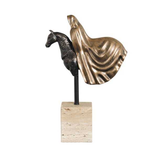 Luxury-inspired horse head sculpture ornament Model home entryway Living room soft furnishings Home decor accessories TV console ornament Study