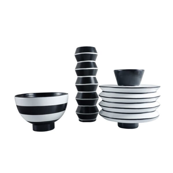 Black-and-white striped vase pattern Asymmetrical twill floral vase Flower container Model home cabinet decoration Resin craft ornament