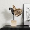 Luxury-inspired horse head sculpture ornament Model home entryway Living room soft furnishings Home decor accessories TV console ornament Study