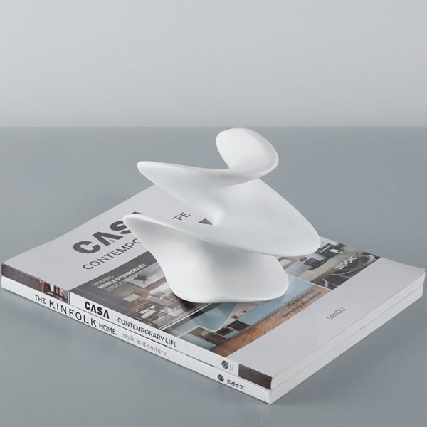 Modern Minimalist White Geometric Twisted Spinning Top Decorative Piece Model Home Display, Sales Office, Study Room Ornament