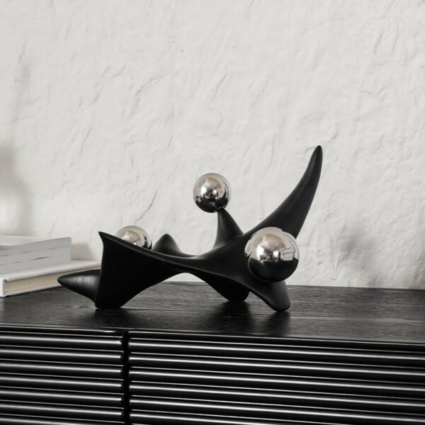 Luxury Abstract Twisted Creative Home Decor Ornaments Crafted Artistic Samples for Model Homes Desktop Living Room Decorative Pieces